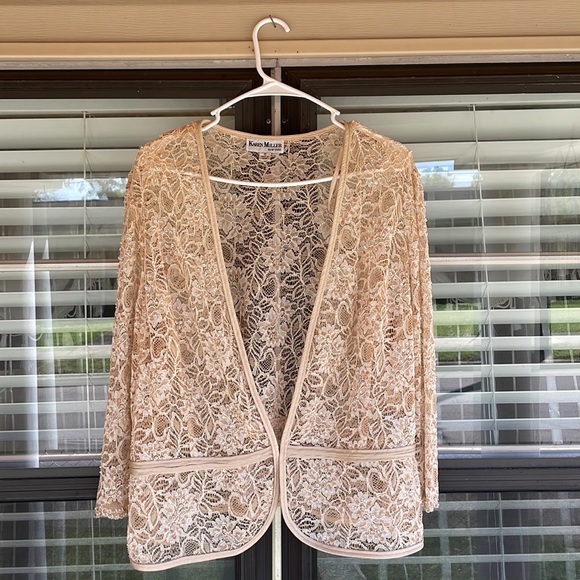 **Beautiful 2 Piece Champagne Gold Gown with lace jacket** - Picture 6 of 10